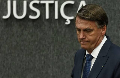 Gleisi Hoffmann pede a prisão de Jair Bolsonaro por novos ataques à Justiça